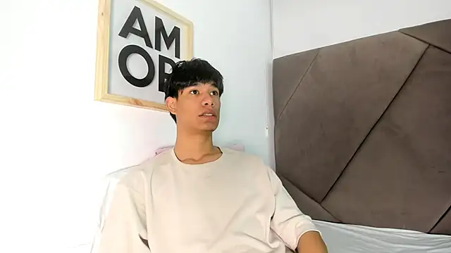 Snapshot of michael_vidal chatting on November 8, 7:56 pm michael vidal online show from November 8, 7:56 pm