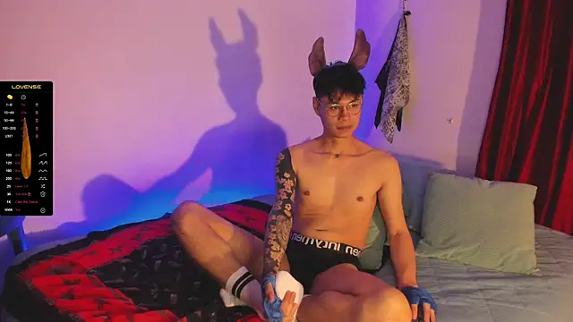 Snapshot of estmonnn chatting on October 30, 11:49 pm estmonnn online show from October 30, 11:49 pm