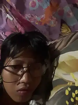 Snapshot of hottiebabe23 chatting on November 29, 9:18 pm hottiebabe23 online show from November 29, 9:18 pm