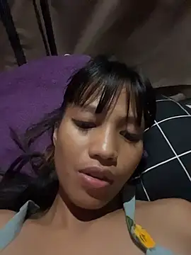 Snapshot of hottiebabe23 chatting on November 30, 11:47 am hottiebabe23 online show from November 30, 11:47 am