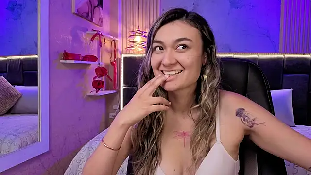 Snapshot of Im-Lola chatting on November 25, 7:36 pm Im-Lola online show from November 25, 7:36 pm