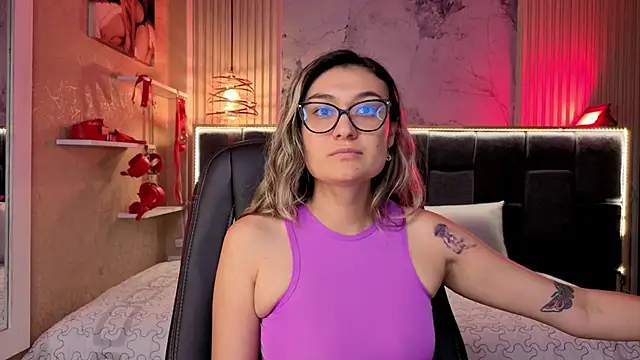 Im-Lola online show from January 9, 10:11 pm