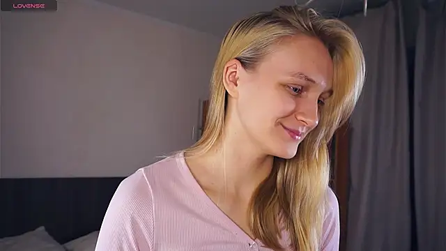 Snapshot of DierdreJacobsohn chatting on November 18, 6:40 am DierdreJacobsohn online show from November 18, 6:40 am