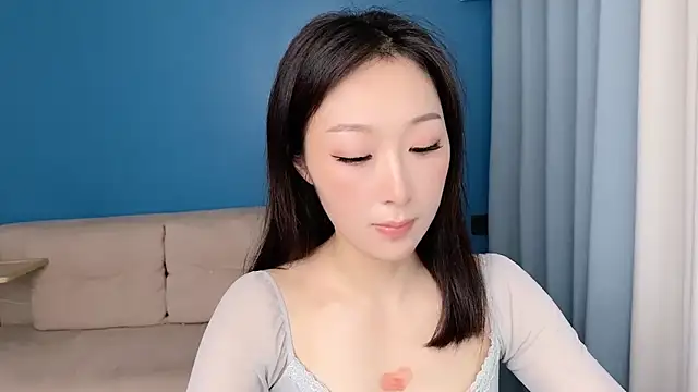 ella55-- online show from April 11, 7:45 am