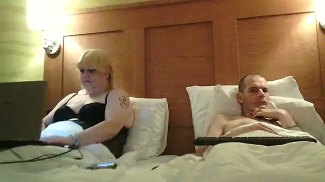 Sylviastar46 online show from December 1, 8:03 pm