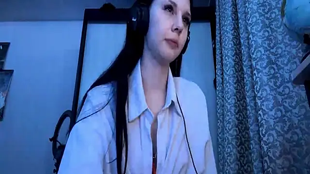 Snapshot of AnGallo chatting on December 19, 8:27 pm AnGallo online show from December 19, 8:27 pm