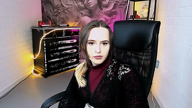 Snapshot of IreneBailey chatting on November 8, 9:09 am IreneBailey online show from November 8, 9:09 am