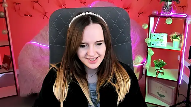 Snapshot of IreneBailey chatting on December 3, 9:18 am IreneBailey online show from December 3, 9:18 am