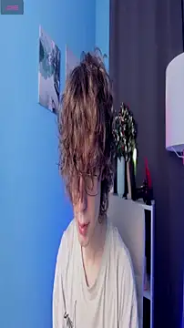 Snapshot of LeoBensyten chatting on November 9, 3:10 pm LeoBensyten online show from November 9, 3:10 pm