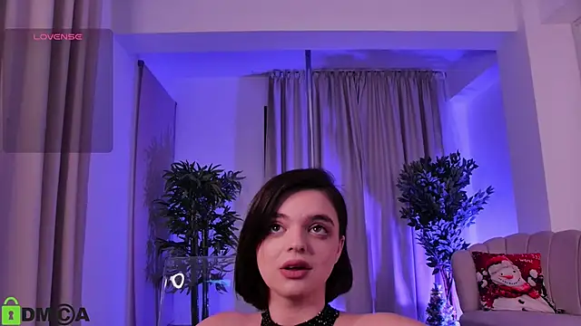 Snapshot of SidneyPuff chatting on December 19, 4:52 am SidneyPuff online show from December 19, 4:52 am