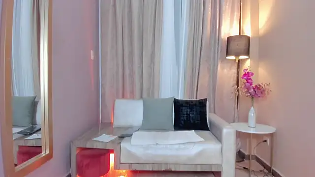 HannaaWells online show from November 27, 5:59 pm