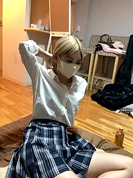 Snapshot of nene_2416 chatting on November 5, 9:31 am nene 2416 online show from November 5, 9:31 am