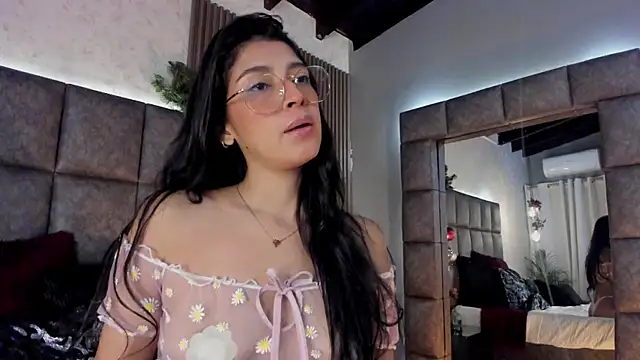 Snapshot of BrigitteVons chatting on December 16, 11:10 pm BrigitteVons online show from December 16, 11:10 pm