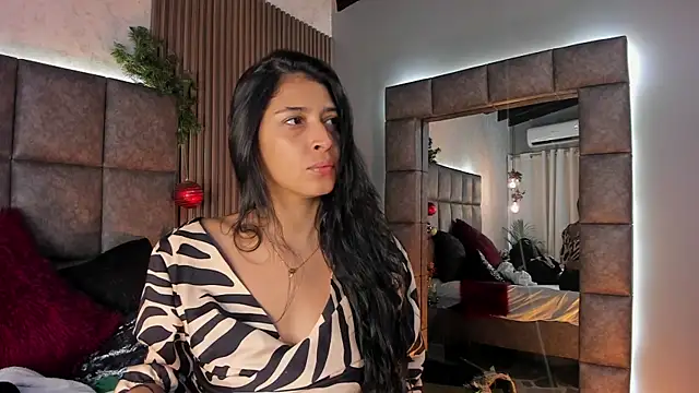 Snapshot of BrigitteVons chatting on December 18, 9:21 pm BrigitteVons online show from December 18, 9:21 pm