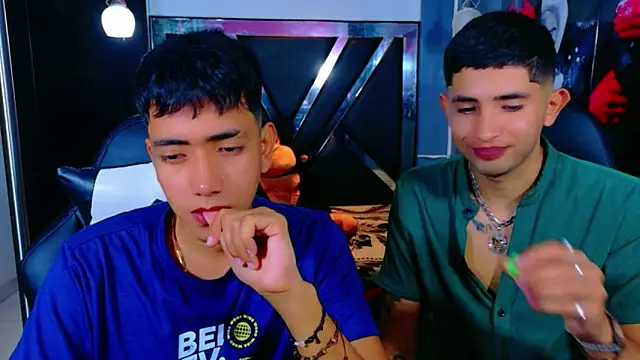 Snapshot of darwinandbrayann chatting on November 21, 9:13 pm darwinandbrayann online show from November 21, 9:13 pm