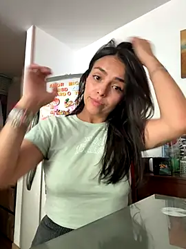 Snapshot of MailynAndNick chatting on November 26, 2:29 pm MailynAndNick online show from November 26, 2:29 pm