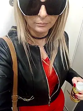 Snapshot of fragoli chatting on November 5, 9:31 am fragoli online show from November 5, 9:31 am