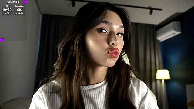 Snapshot of candylolly__ chatting on November 4, 5:50 am candylolly online show from November 4, 5:50 am