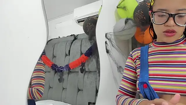 Snapshot of DamianandEva chatting on November 1, 12:40 pm DamianandEva online show from November 1, 12:40 pm