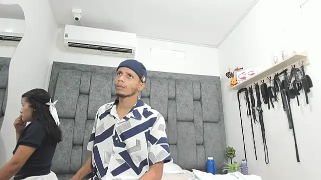 Snapshot of DamianandEva chatting on November 25, 12:16 pm DamianandEva online show from November 25, 12:16 pm