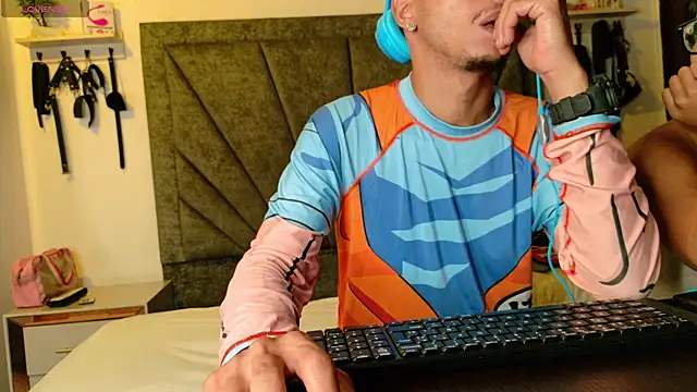 DamianandEva online show from April 14, 12:00 pm