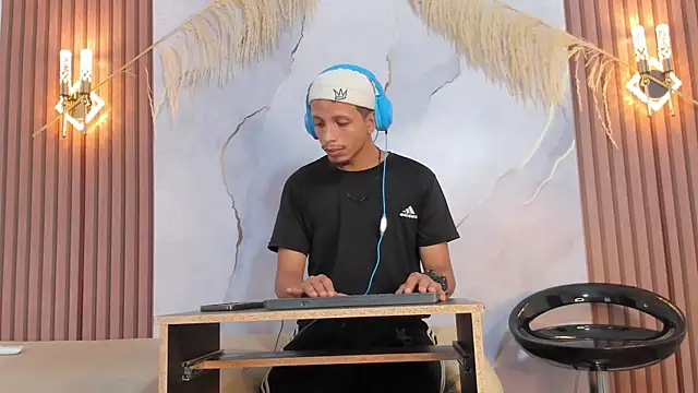 DamianandEva online show from April 29, 1:37 pm