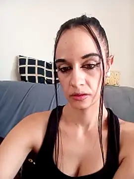 yummy love online show from October 31, 2:18 pm