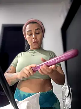 Snapshot of Natural_BIGASS_Nina chatting on November 25, 10:04 am Natural BIGASS Nina online show from November 25, 10:04 am