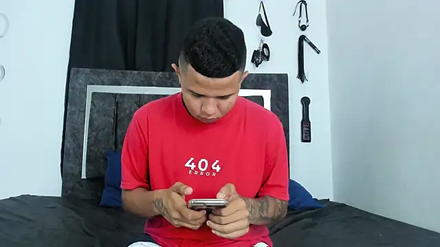 Steven19 LatinBoy online show from November 8, 11:43 am