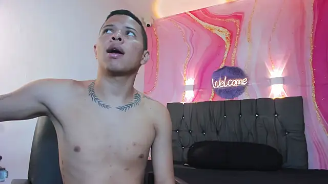 Steven19 LatinBoy online show from November 22, 11:42 am