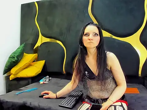 Snapshot of Morticia_Black chatting on December 16, 9:20 pm Morticia Black online show from December 16, 9:20 pm