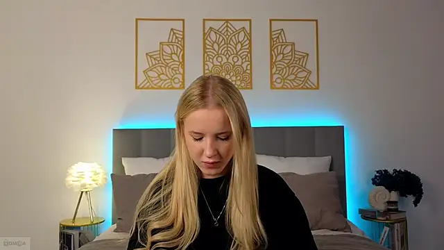 Snapshot of adele_armass chatting on November 28, 10:34 pm adele armass online show from November 28, 10:34 pm