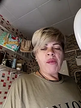 Snapshot of MilkySky chatting on November 11, 8:20 pm MilkySky online show from November 11, 8:20 pm