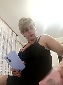 Snapshot of MilkySky chatting on November 20, 5:45 pm MilkySky online show from November 20, 5:45 pm