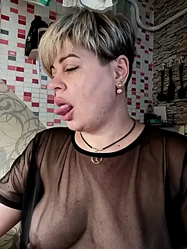 Snapshot of MilkySky chatting on November 25, 9:09 am MilkySky online show from November 25, 9:09 am