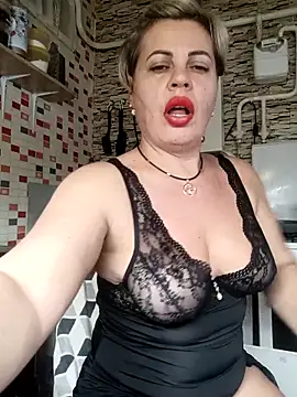 Snapshot of MilkySky chatting on December 1, 10:37 pm MilkySky online show from December 1, 10:37 pm