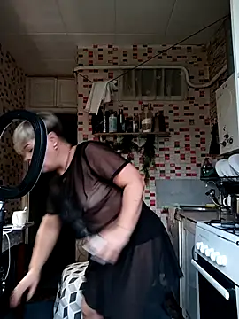 Snapshot of MilkySky chatting on December 3, 11:19 am MilkySky online show from December 3, 11:19 am