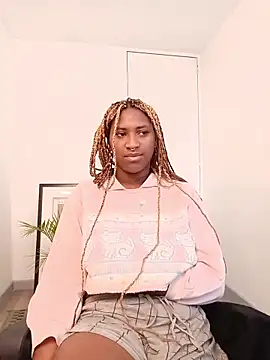 EvonyFoxxx online show from February 1, 5:33 pm