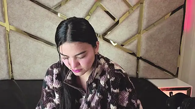 Snapshot of Frrreyaa chatting on November 24, 2:22 am Frrreyaa online show from November 24, 2:22 am