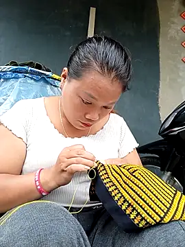 Snapshot of mai-mai22 chatting on October 31, 1:39 am mai-mai22 online show from October 31, 1:39 am