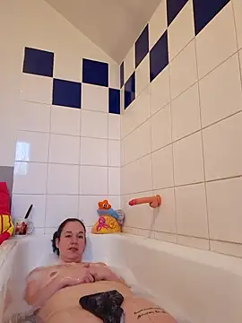 Snapshot of Girlysensuelle chatting on December 4, 8:23 am Girlysensuelle online show from December 4, 8:23 am