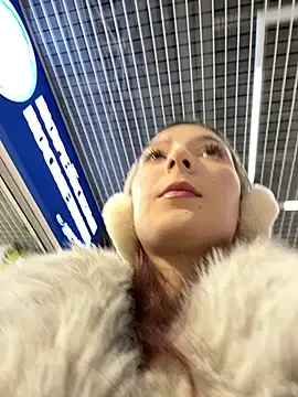 Snapshot of LilluKatten chatting on December 20, 9:38 am LilluKatten online show from December 20, 9:38 am