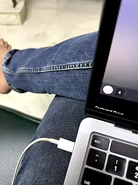 Snapshot of curvydickindian chatting on October 30, 12:06 pm curvydickindian online show from October 30, 12:06 pm