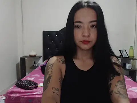 Girlbigtits online show from November 13, 10:25 am