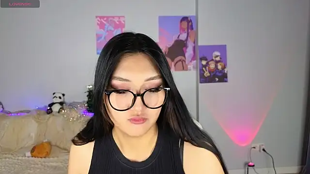 Snapshot of Yunamini chatting on December 18, 1:50 pm Yunamini online show from December 18, 1:50 pm