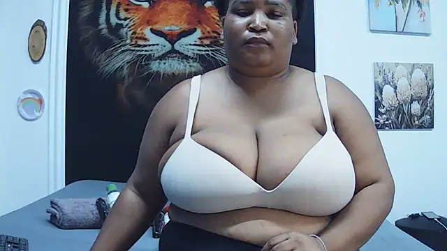 MassiveBoobsxxxx online show from February 9, 3:38 pm