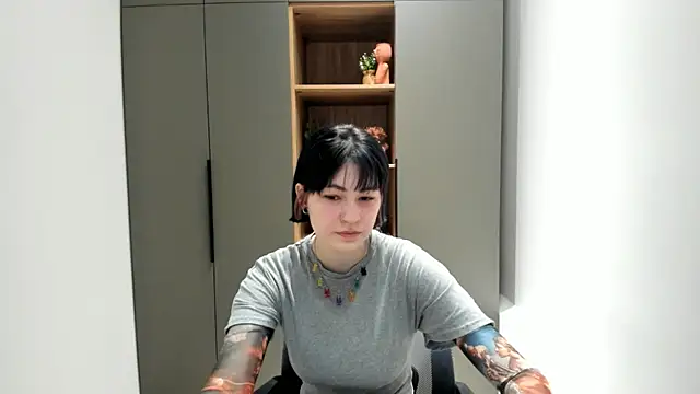 GloriaLemanski online show from November 2, 3:42 am