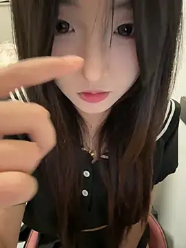 Snapshot of minnie566 chatting on December 5, 6:11 am minnie566 online show from December 5, 6:11 am