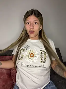 Snapshot of Crystall_15 chatting on November 4, 12:43 am Crystall 15 online show from November 4, 12:43 am