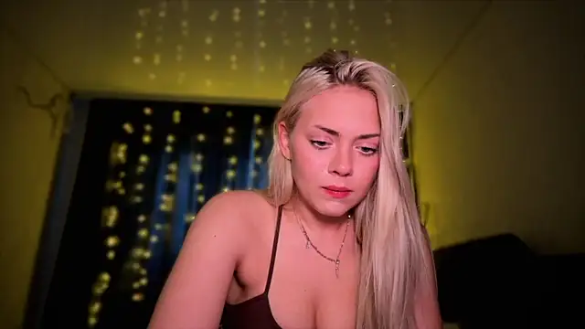 Snapshot of alisaoceaneeyes chatting on November 11, 12:27 pm alisaoceaneeyes online show from November 11, 12:27 pm